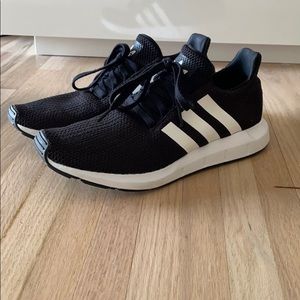 Like New! Adidas swift run tennis shoes